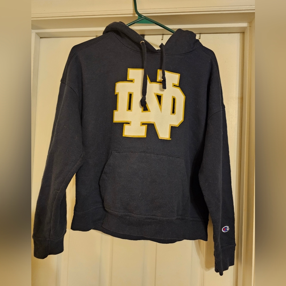 Notre Dame Fighting Irish Men's Hoodie. Size:S.